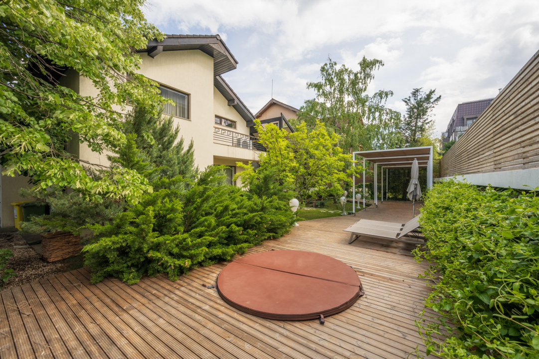 Vilă 400 mp · Complex Traian, Iancu Nicolae · foto 2